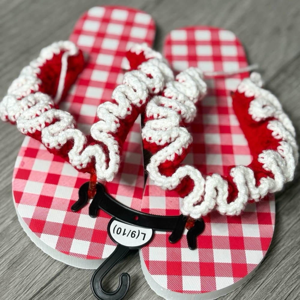 Red and White Crochet Flip Flops Ruffled Straps - Picture 10 of 10